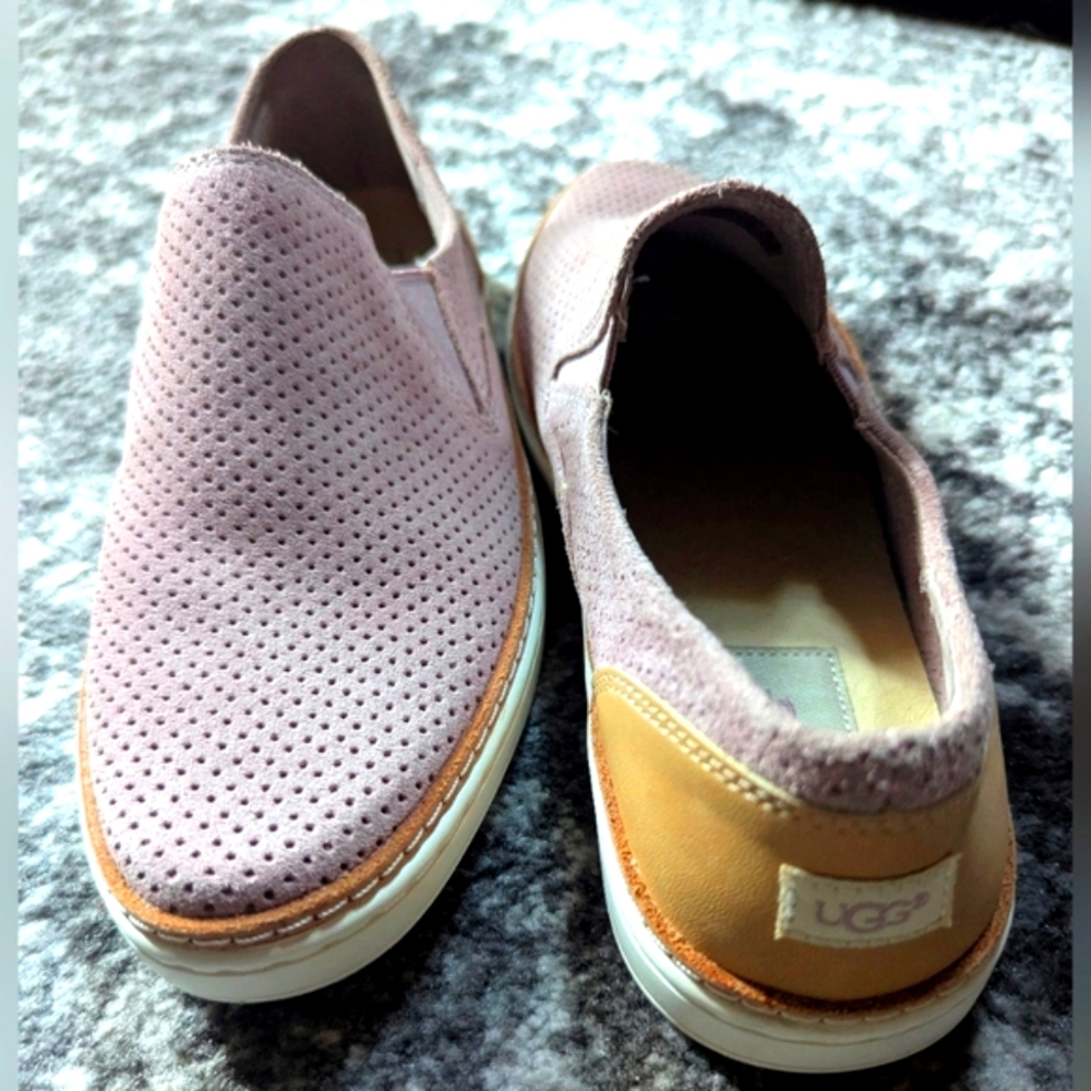 UGG🩷Suede Slip On Sneaker